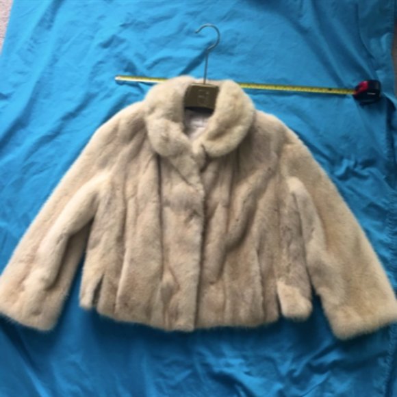 EUC Exquisite Vintage blonde real mink coat. Mr J, Jones furs of Greensboro NC.